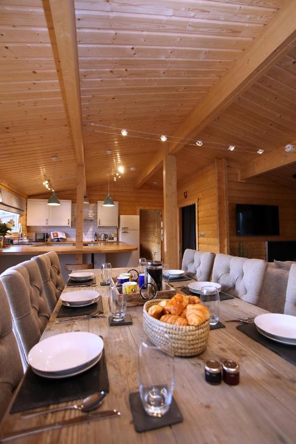 Cambridgeshire Lakes - Luxury Lodges In A Stunning Lake Location Gamlingay 外观 照片