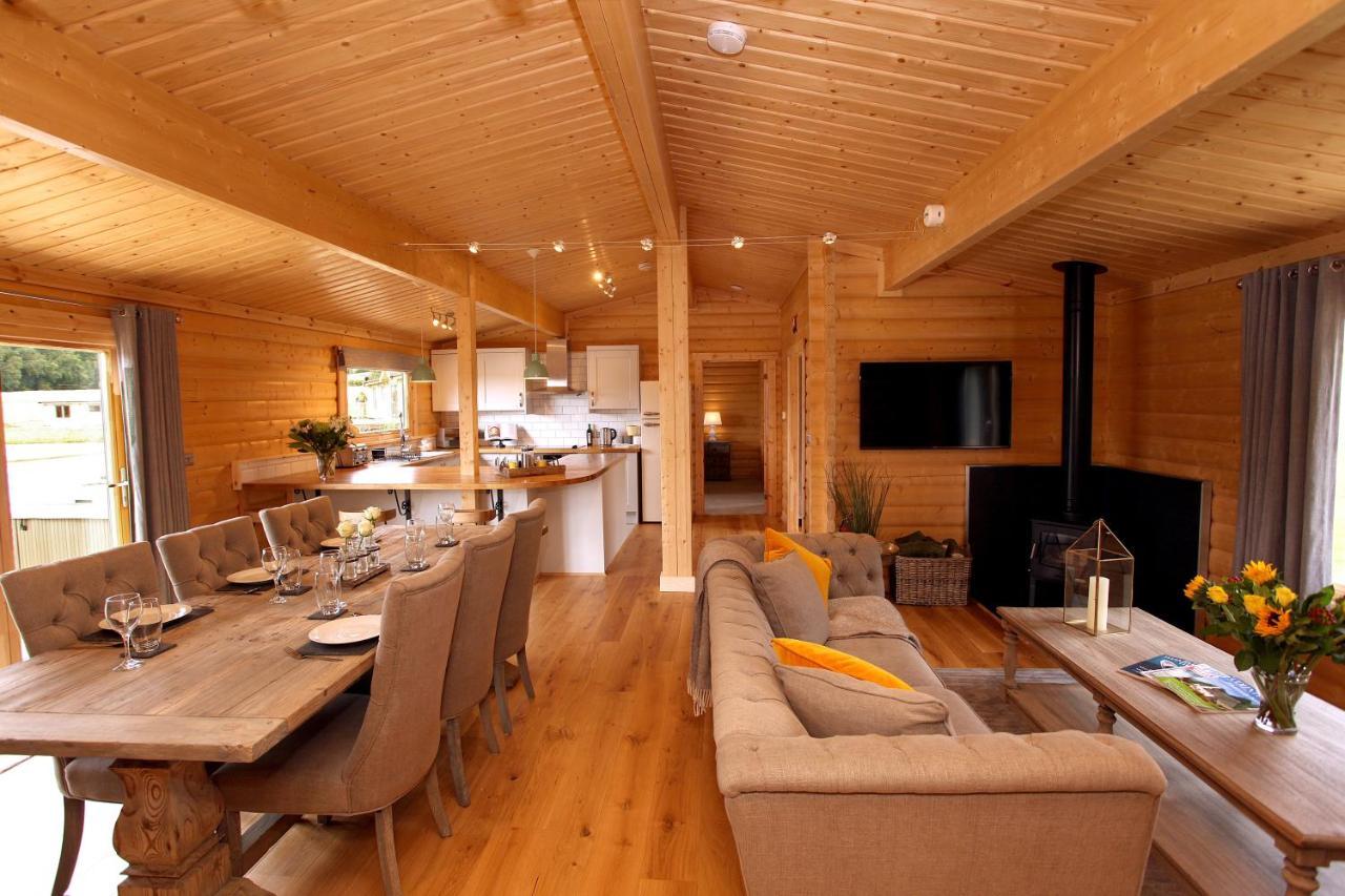 Cambridgeshire Lakes - Luxury Lodges In A Stunning Lake Location Gamlingay 外观 照片